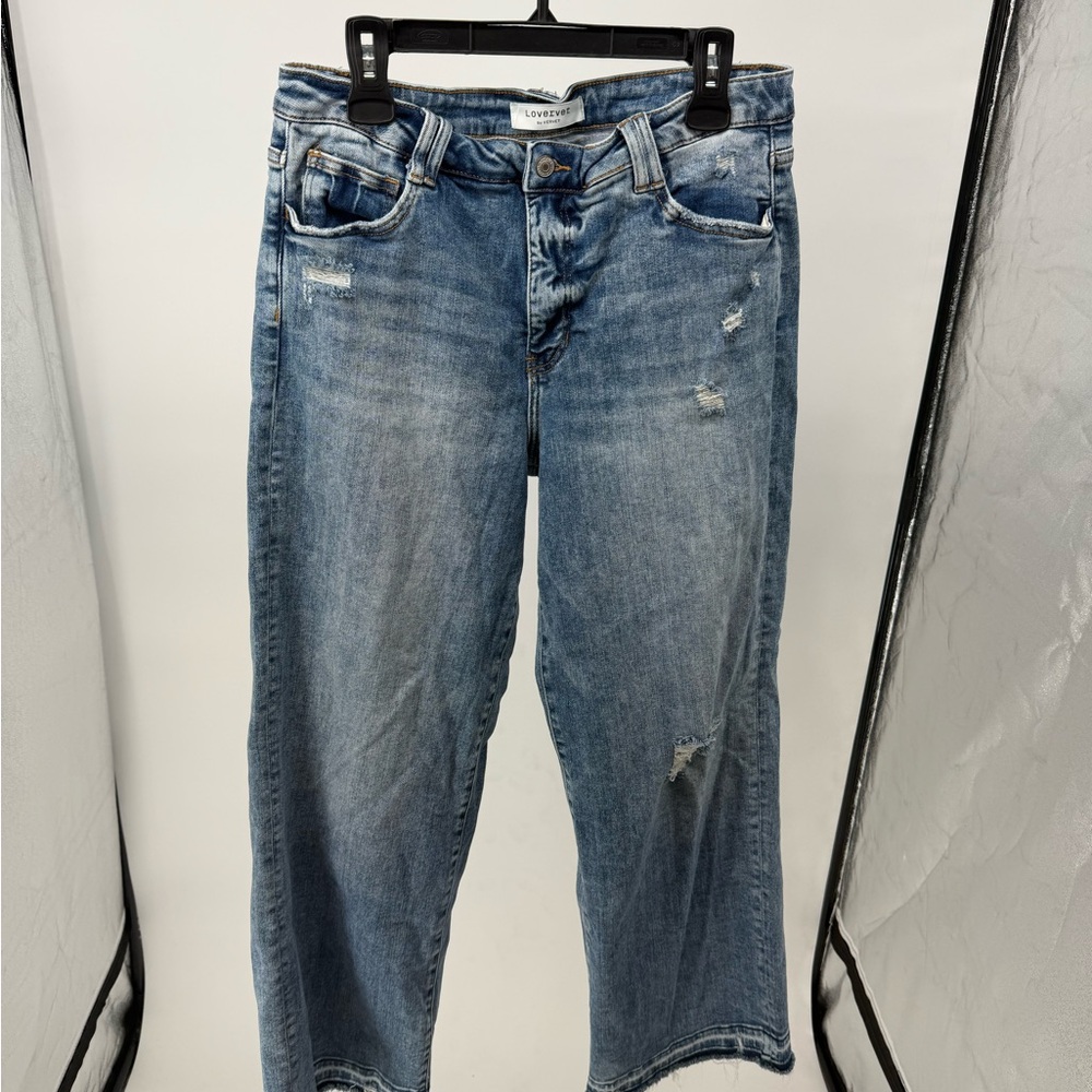 Women’s Lovervet By Vervet Size 15/32. Distressed Light Wash Flare.